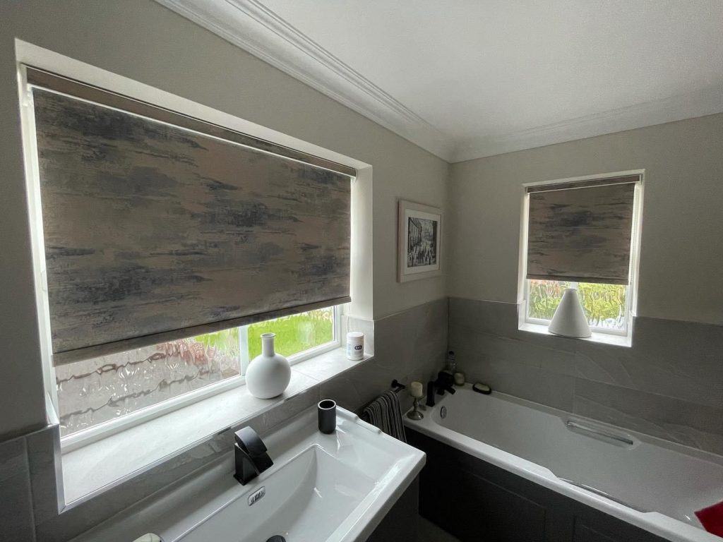image of roller blinds fitted in a contemporary bathroom